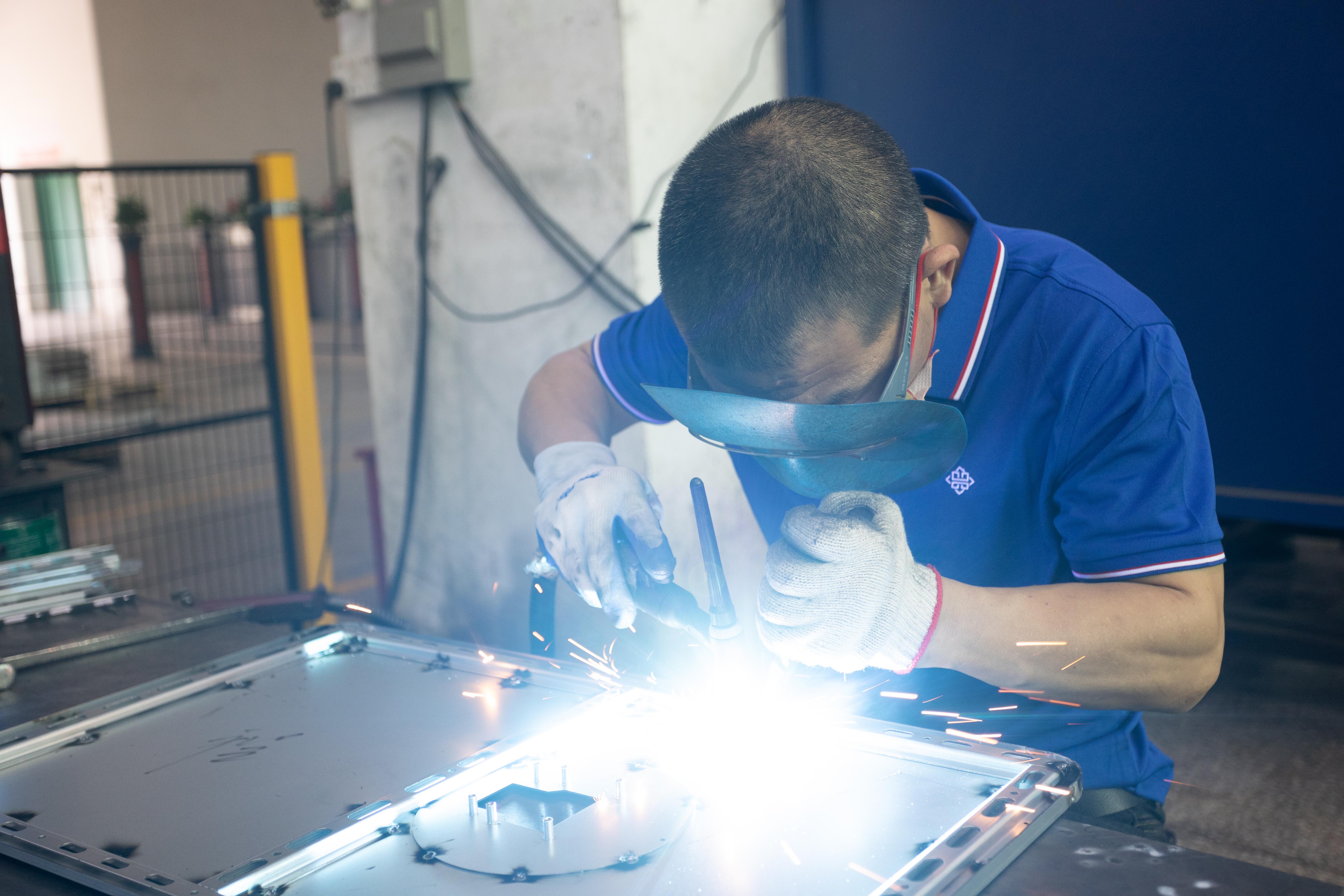 钣金焊接工艺全解析：机械臂焊接提升效率与品质