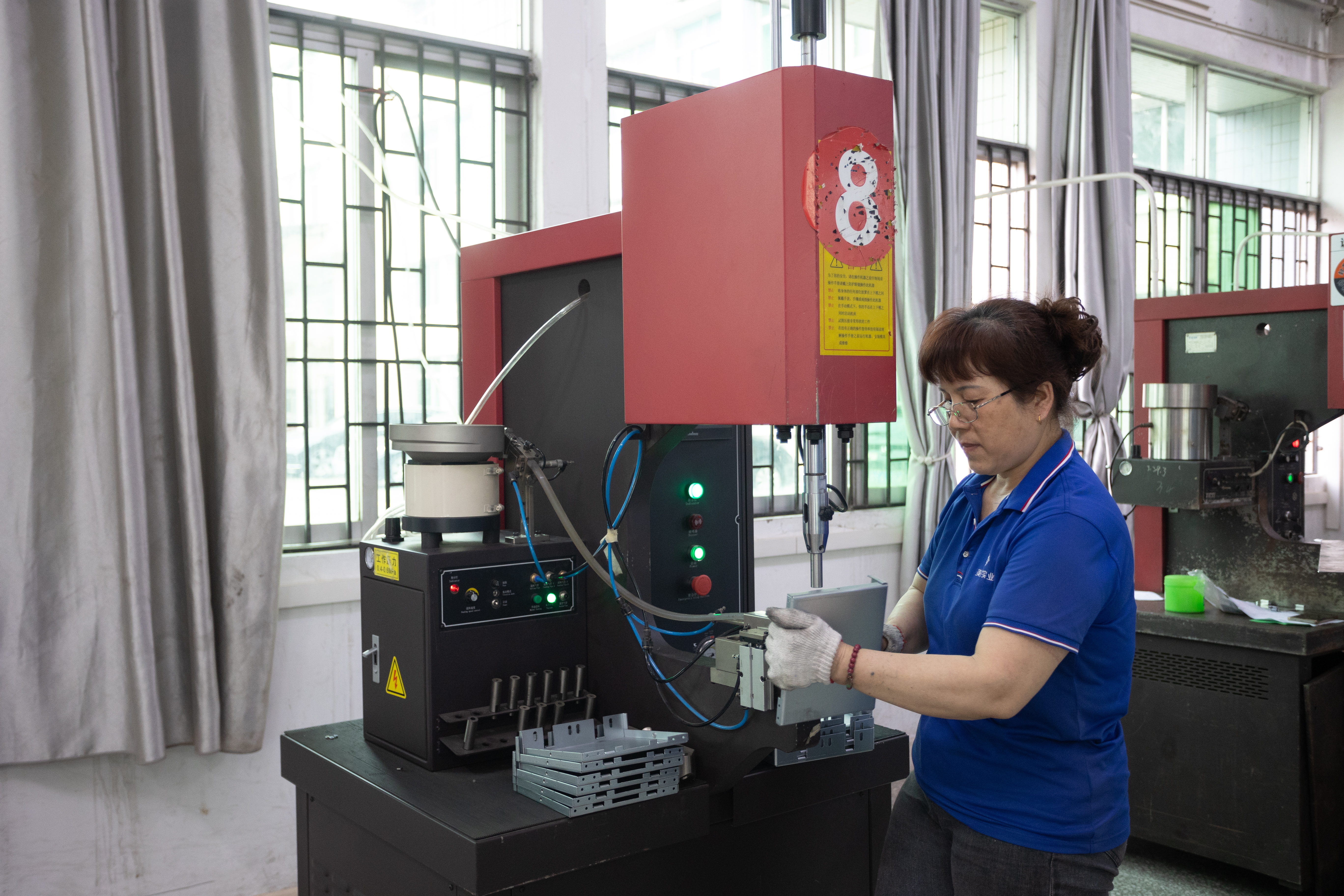 钳工压铆工艺解析：提升钣金加工精度与效率的关键技术