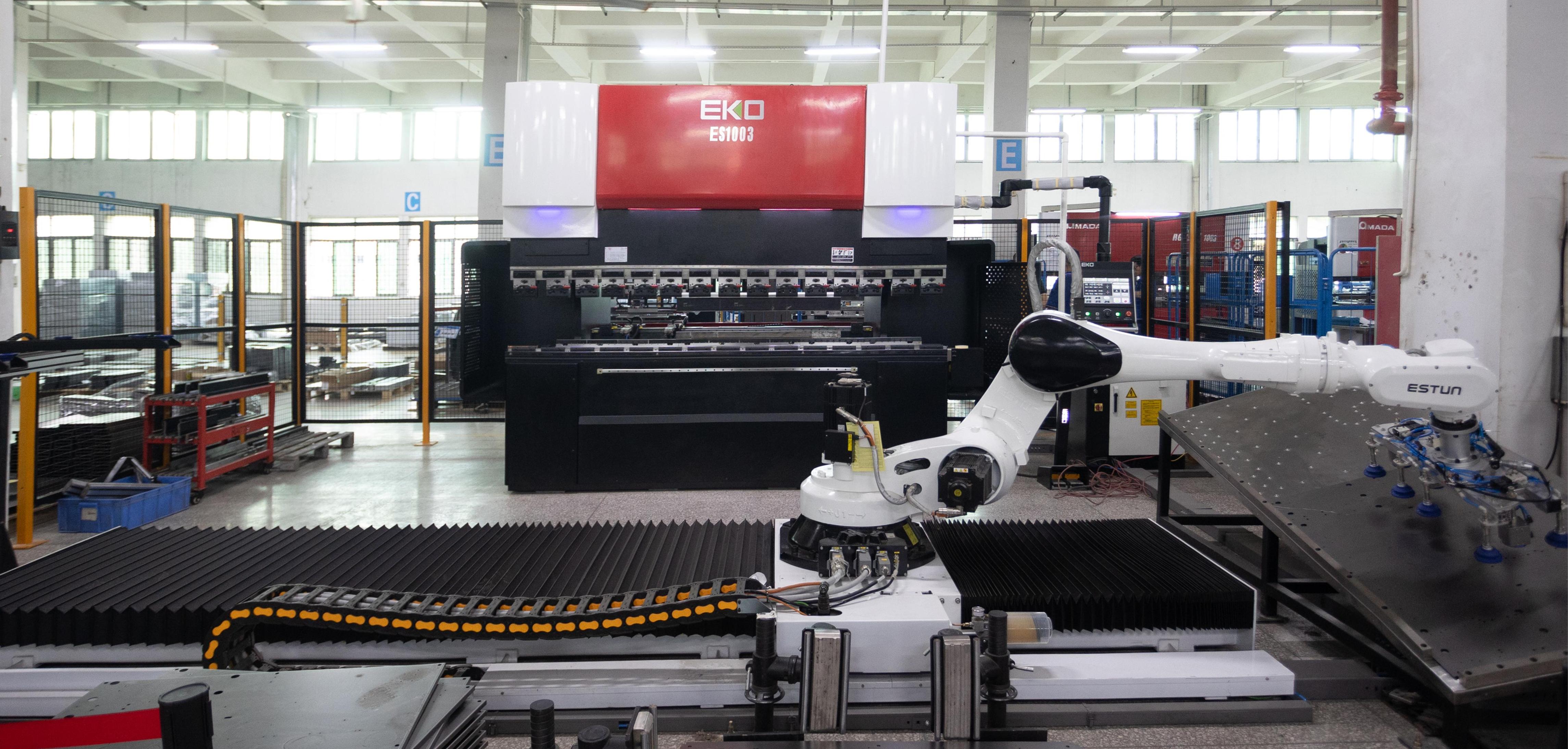 钣金折弯工艺与机械臂折弯技术：提升精度与生产效率的关键